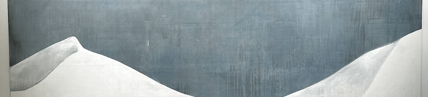 White U Shape 175Ｘ250cm Tempera on linen 2023 installation view 882x200